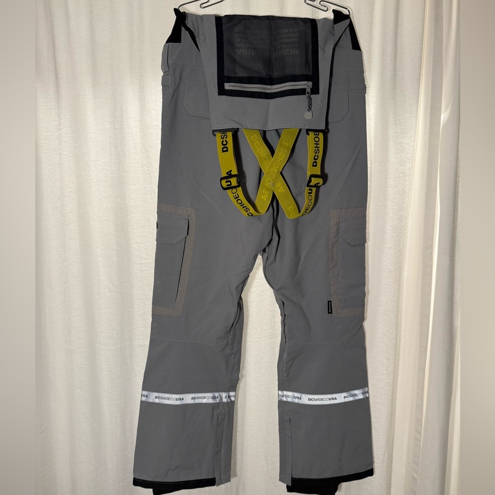 DC Men’s Revival Bib pants- brand new in bag